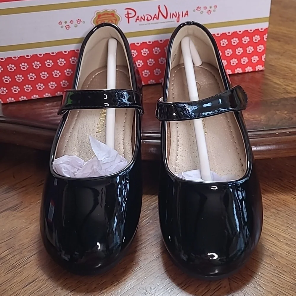 New in box! Pandaninjia Susie size 13 black patent flat fancy dress shoes